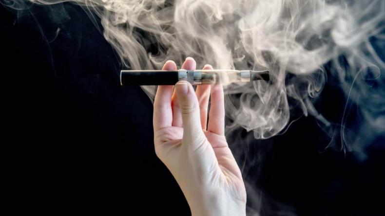 لهذا يجب أن تتوقف عن التدخين الإلكتروني فورا