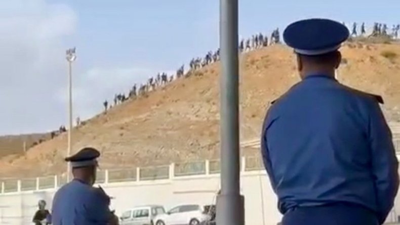 إغلاق مؤقت لحدود سبتة بعد محاولة اقتحامها من طرف مئات المغاربة