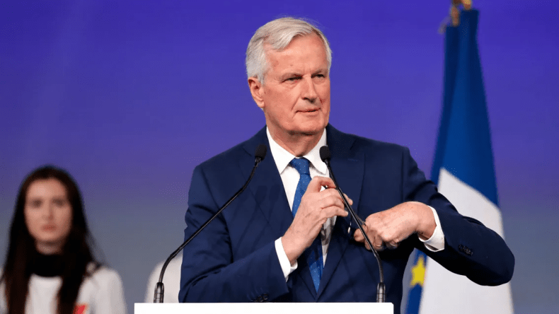 ماكرون يكلف ميشال بارنييه بتشكيل الحكومة