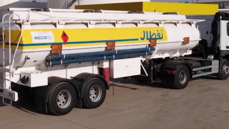 عقب تداول فيديو حادث انزلاق إحدى شاحناتها: نفطال توضح (فيديو)