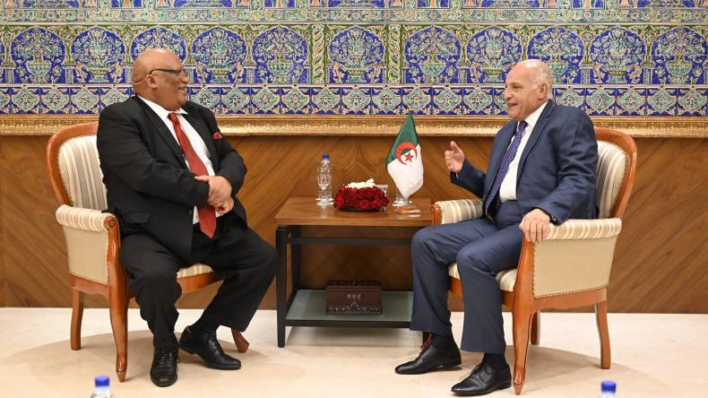 عطاف يتسلم أوراق اعتماد سفير جنوب إفريقيا