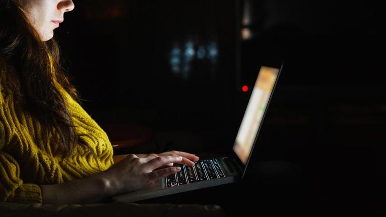 العمل الليلي يهدد صحتك وقد يصيبك بجلطة