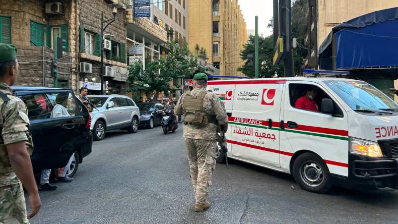 شهداء وجرحى في انفجارات جديدة لأجهزة اتصالات لاسلكية بلبنان