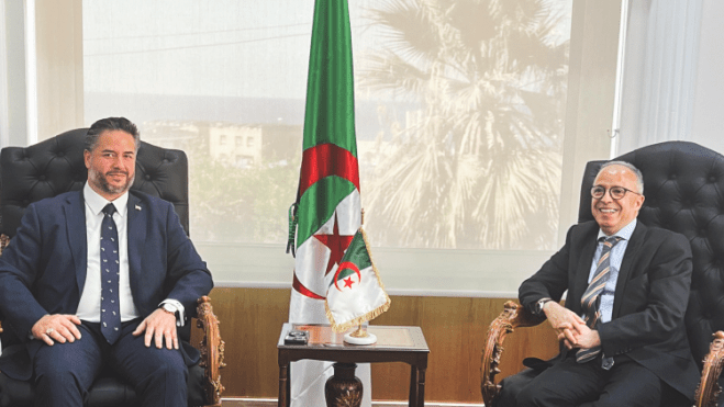 العدوان على لبنان.. بيروت تطلب مساعدة الجزائر