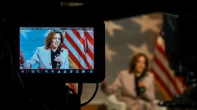 هاريس تتفوق على ترامب بعشرات الملايين