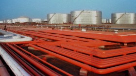 وزير البترول الايراني يزور أكبر ميناء نفطي في البلاد