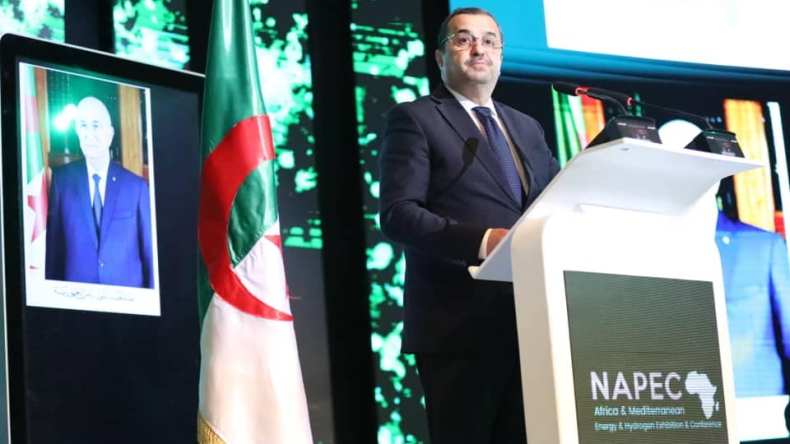 عرقاب يفتتح الطبعة الـ 12 لمؤتمر “ناباك 2024” ويستعرض آفاق قطاع الطاقة في الجزائر