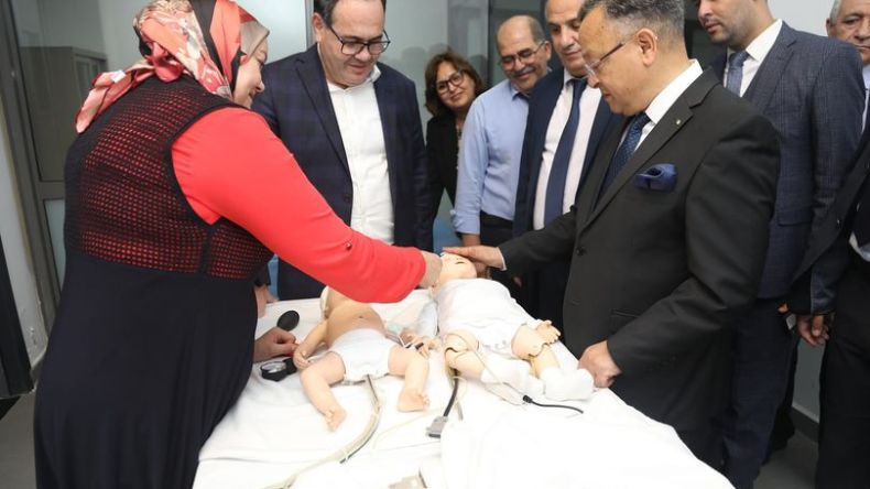 استحداث أول جامعة للعلوم الصحية ومراكز بحث جديدة في الجزائر