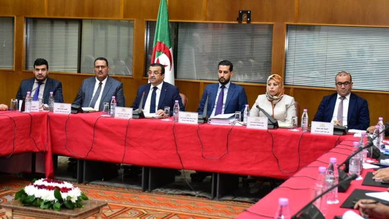 34 مليار دولار قيمة مداخيل الجزائر من صادرات المحروقات لعام 2024