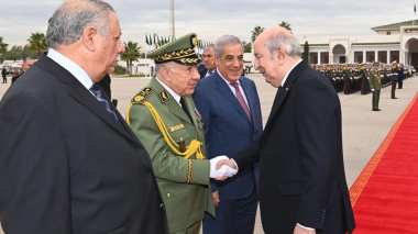 رئيس الجمهورية يشرع في زيارة عمل وأخوة إلى مصر وعمان