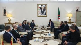 نائب رئيس مجلس الدوما بالجمعية الفيدرالية الروسية في زيارة إلى الجزائر