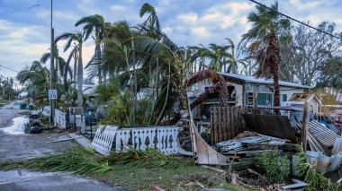 L’ouragan Milton laisse derrière lui 16 morts et des milliards de dollars de dégâts