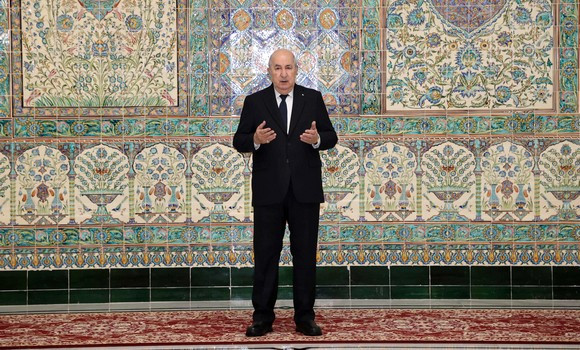 Journée nationale de l’émigration: le président de la République se recueille à la mémoire des Chouhada au Palais d’El Mouradia