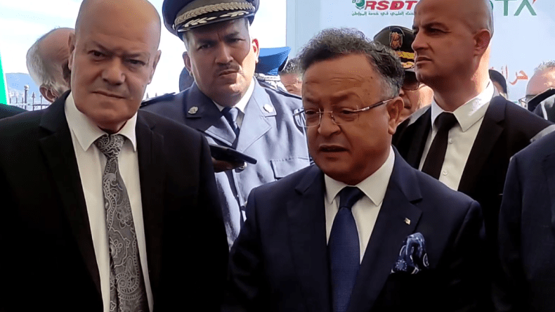 بداري يتفقد مشروع جهاز كاشف حرائق عن بُعد