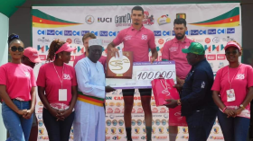 الجزائري ميموني يفوز بالجائزة الكبرى “انغولا 2024”