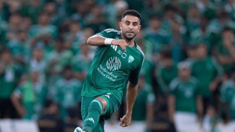 رياض محرز يواصل كتابة التاريخ في الدوري السعودي