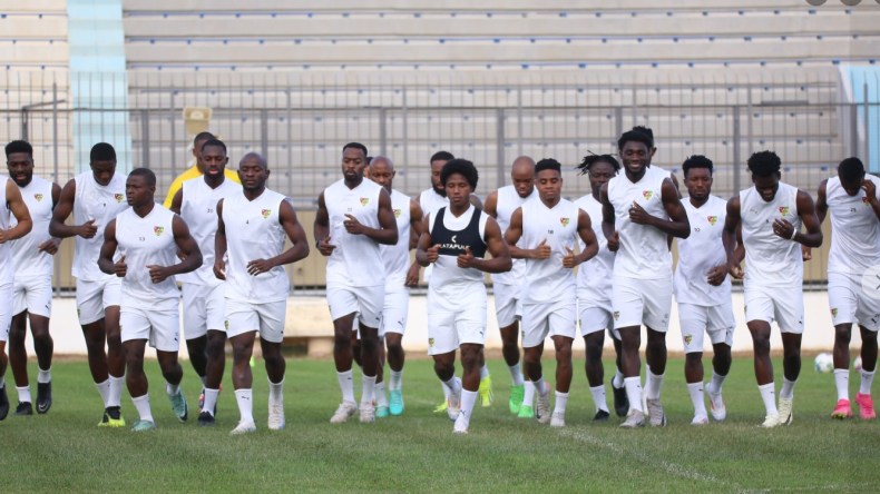 بالصور.. منتخب الطوغو يواصل تحضيراته بتونس تحسبا لمواجهة “الخضر”