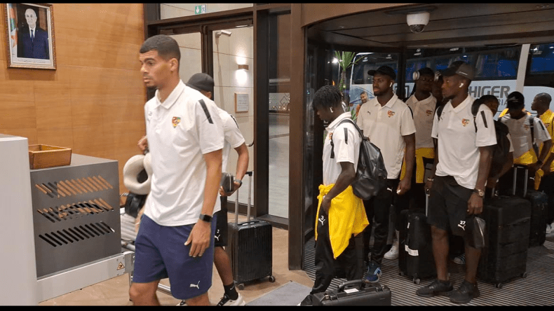 بالصور.. منتخب الطوغو يحل بعنابة تحسبا لمواجهة “الخضر”