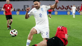 العثور على دولي يوناني ميّتا في حمام السباحة