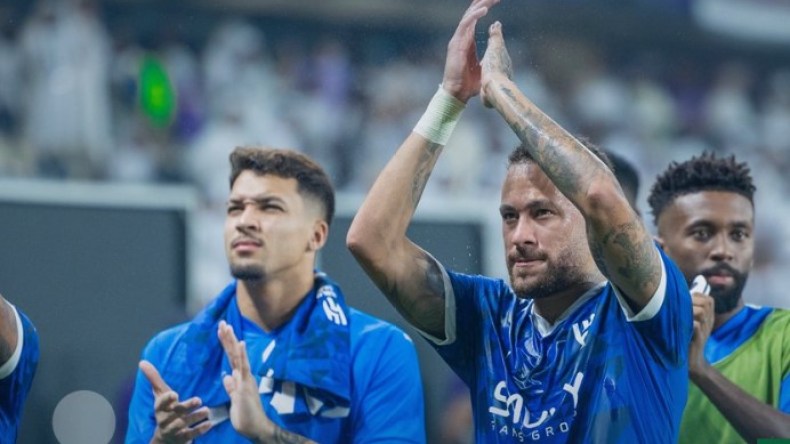  نيمار يعود إلى الميادين بعد عام من الغياب