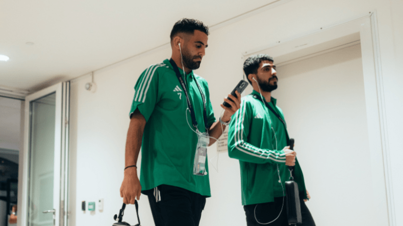 بالفيديو.. محرز يرد على الانتقادات بطريقته الخاصة