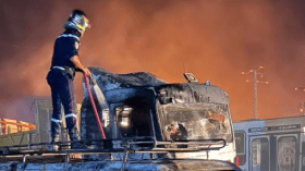 بالصور.. إخماد حريق في محطة خدمات بالمسيلة