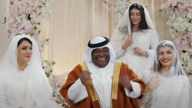 كويتي مع ثلاث زوجات مغربيات”.. ما قصة الصورة التي أشعلت الشبكات؟”