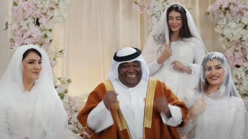 كويتي مع ثلاث زوجات مغربيات”.. ما قصة الصورة التي أشعلت الشبكات؟”