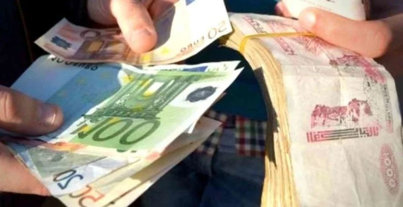 Voici combien coûte 100 euro en dinars