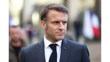 Paris “ne tolérera pas” qu’Israël vise à nouveau “délibérément” les Casques bleus, déclare Macron