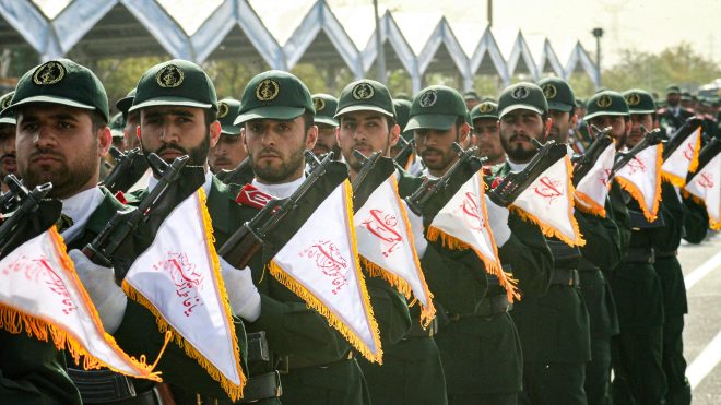 إيران تعلن مقتل اثنين من جنودها خلال التصدي للضربة الصهيونية على طهران