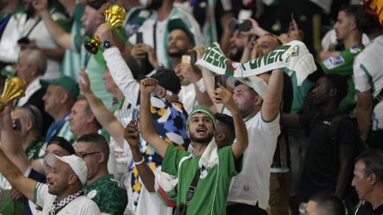 حمل الشماريخ والألعاب النارية إلى ملعب عنابة يجرّ صاحبه إلى القضاء