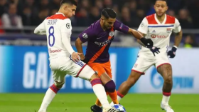 عوار يتفوق على محرز قبل داربي جدة