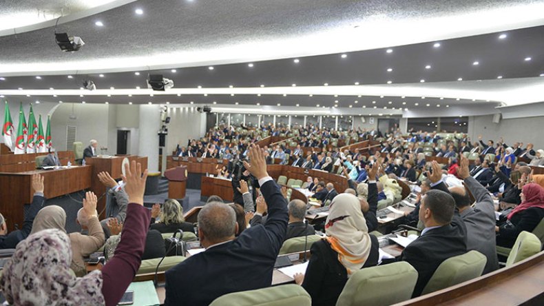 البرلمان يصادق على القانون المتعلق بالتعبئة العامة