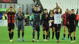 اتحاد العاصمة يلتحق بِالمولودية في الصّدارة