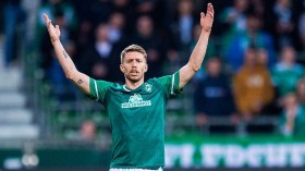 عمّورة دفع فايزر إلى طلب اكتساب الجنسية الرياضية الجزائرية