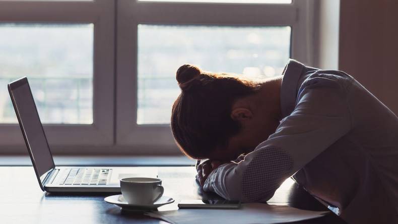 لهذه الأسباب تستيقظ متعبا في الصباح؟