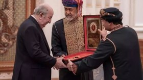 الرئيس تبون يُوشّح بأعلى أوسمة سلطنة عمان