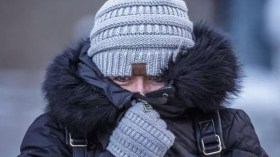 لماذا تشعر النساء بالبرد أكثر من الرجال؟