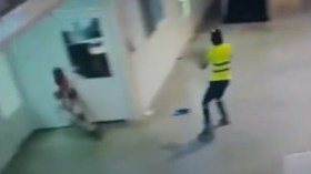 فيديو صادم لموظف يقتل مديره بعد فصله من العمل!