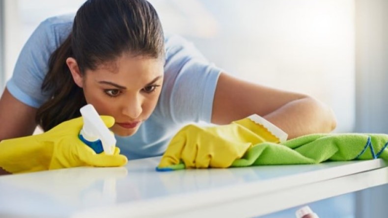 9 أعراض تدل أنك مصابة بوسواس النظافة