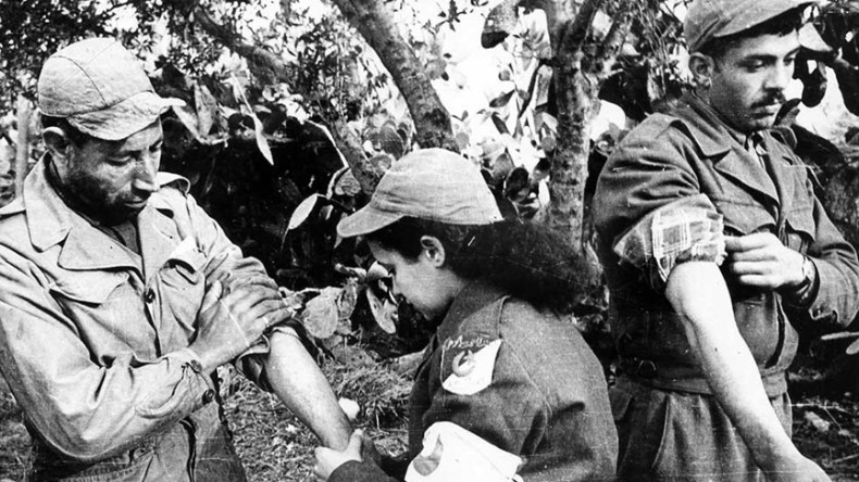 “المرأة الجزائرية في زمن الاحتلال.. ضحية الوحشية الفرنسية”