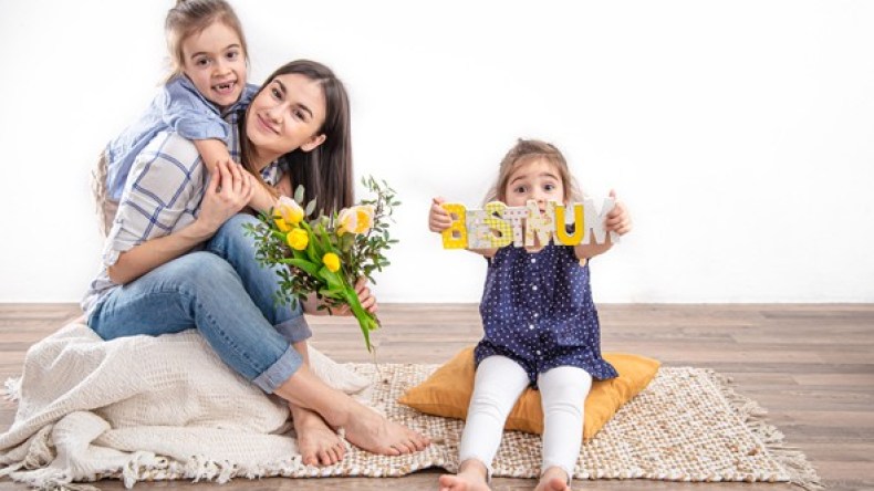 الترفيه والتنفيس على الأمهات.. ضرورة يقتضيها توازن الأسرة وراحة أفرادها