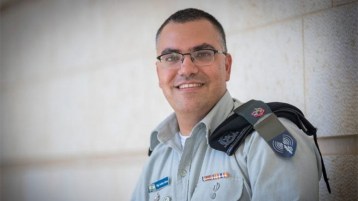 الجانحون للاستسلام!