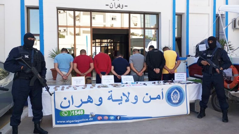 شرطة وهران تطيح بـ3 شبكات إجرامية