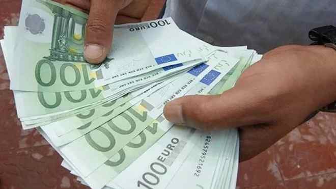 “الأورو” يرتفع لمستوى قياسي في السوق الموازي
