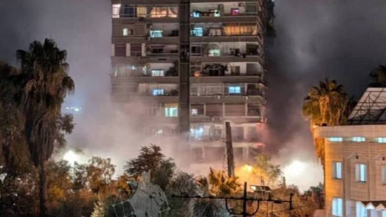 قصف صهيوني لبناية في دمشق يُخلِّف إصابات