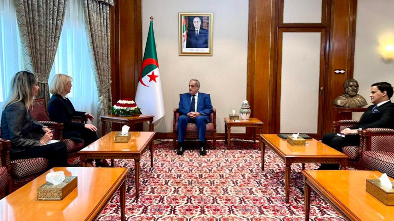 العرباوي يستقبل سفيرة صربيا لدى الجزائر