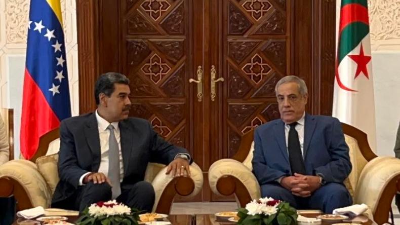 توقف تقني لرئيس فنزويلا بالجزائر