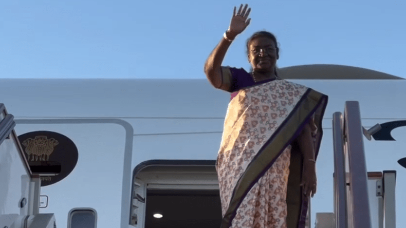 رئيسة الهند تغادر الجزائر